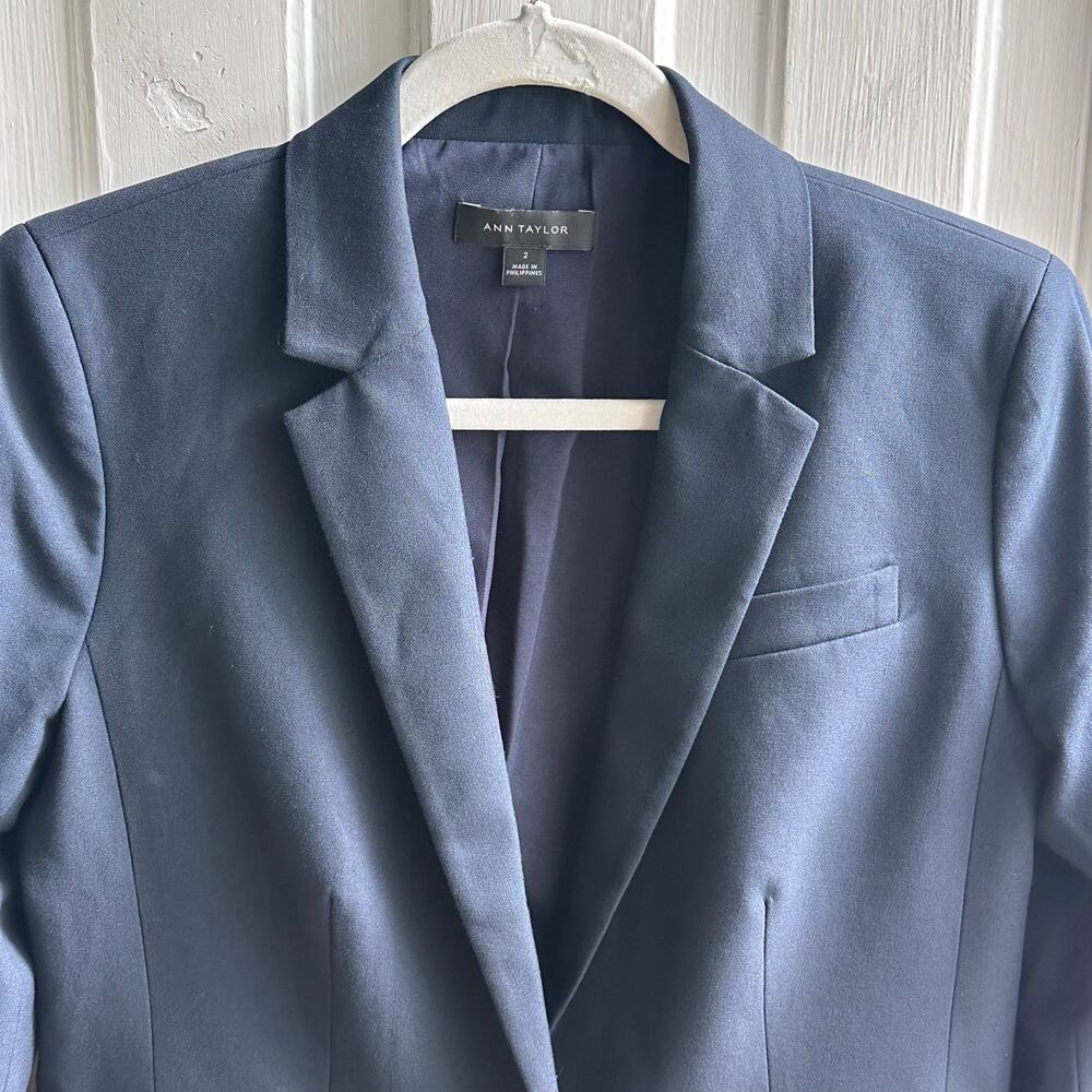 Ann Taylor The One Button Blazer Jacket in Seasonless Stretch Navy - Picture 3 of 8